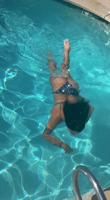 sehr dünne onlyfans exklusive sexy fotos