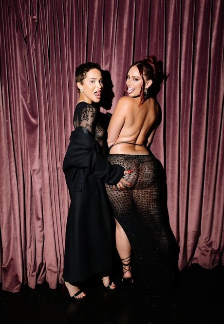 Yesjulz pornostar kostenlose bilder