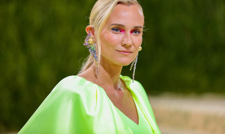 tätowierte shemale onlyfans erotische heiße bild