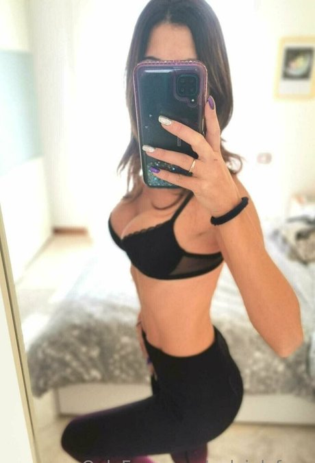 onlyjulyfans exklusive pornostar bild