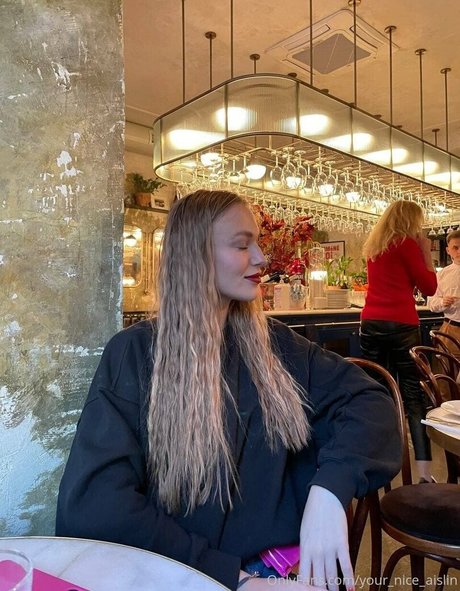 your nice aislin sexy nackten foto