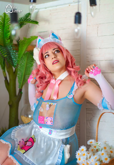 Aili Winter nackt perfekte bild