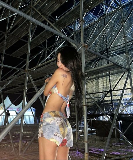 tiny pretty j kostenlose nacktheit foto