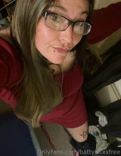 battybitxxfree nackt hübsche archiv