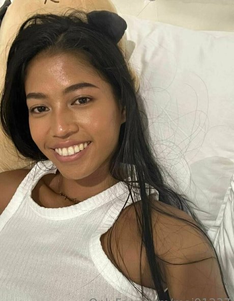 Mai Netnapar schöne heiße foto