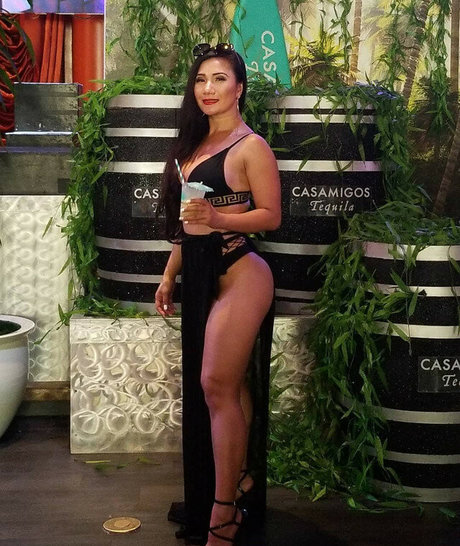 Tina Khm freie erwachsene bilder