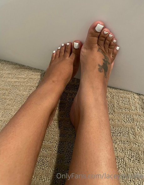 LaceyDuvalle schauspielerin kunst bilder