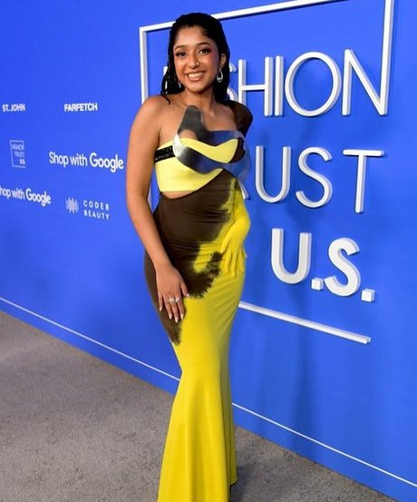 Maitreyi Ramakrishnan hübsche pornostar galerien