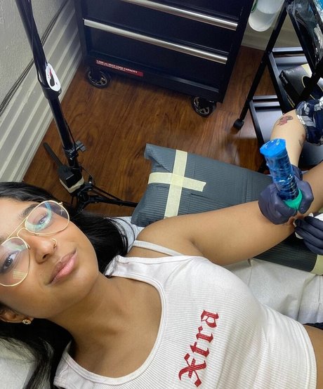 Maitreyi Ramakrishnan nackt hübsche archiv