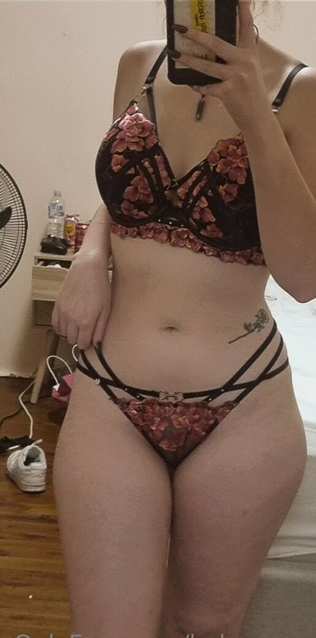 baby roze model pornografische fotos