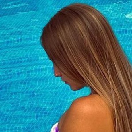 taniiaagsantanaa nackt bild