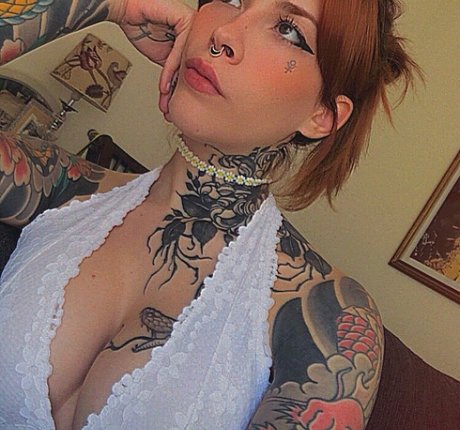 uglybandito model akt bilder