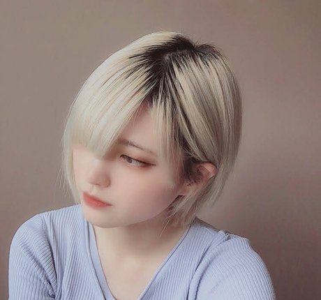 rirerere00 kunst pornostar bild