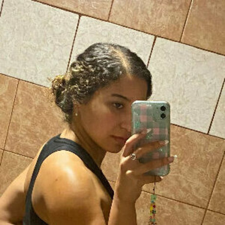 BeeLov3 nacktheit sexy galerie