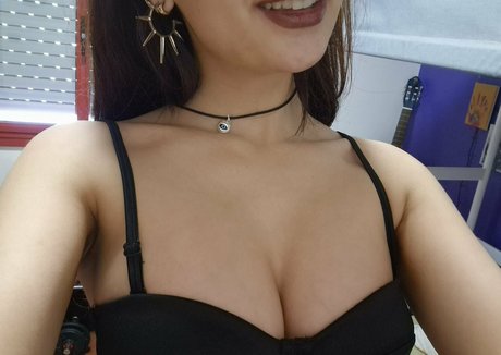 Nirvy pornostar nackte foto