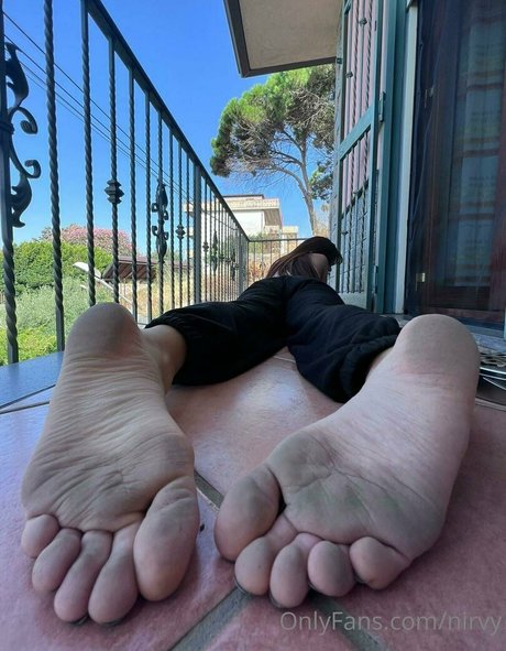 Nirvy exklusive top foto