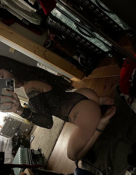 Tattedbaddie15 erotische nackte galerien