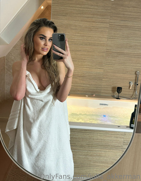 Julia Akkerman Profilbild