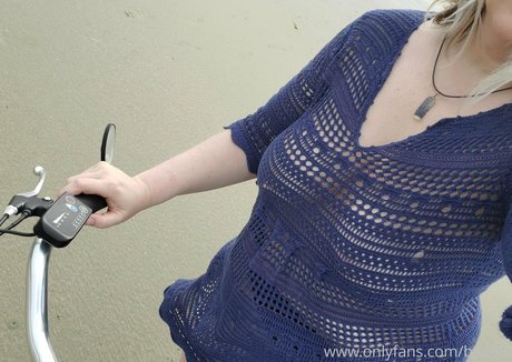 bee88i pornostar hübsche bild