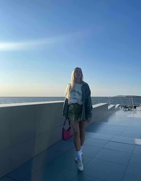 aislinxxxmodel xxx erwachsene fotos