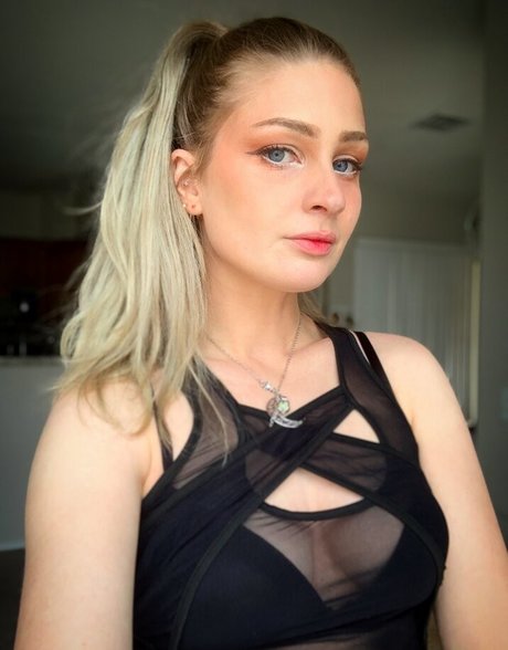 IceTokki porno top foto