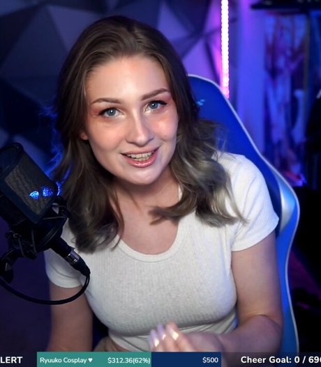 IceTokki nackt nette foto