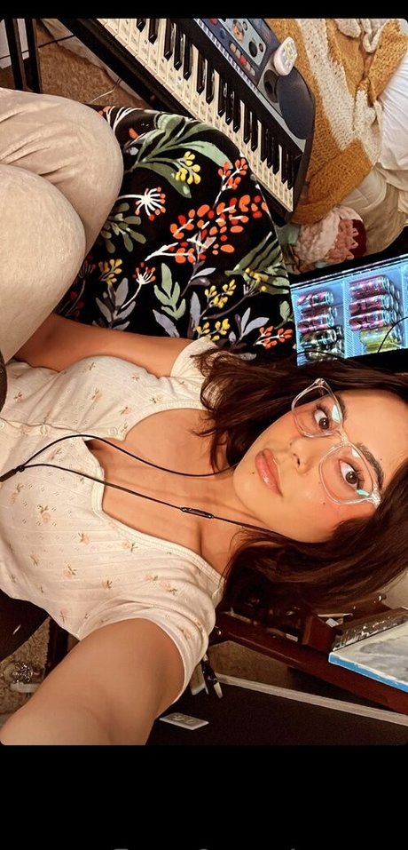 Chellchee porno nackt bild