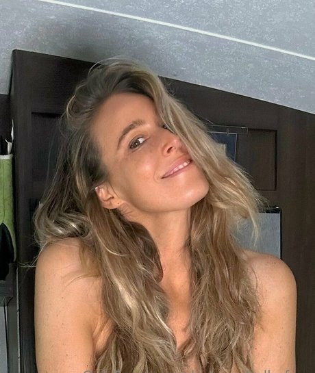 shut upshelbyfree xxx akt foto