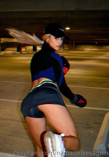 nadiastrikesagain erwachsene schöne archiv