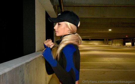 nadiastrikesagain pornostar freie foto