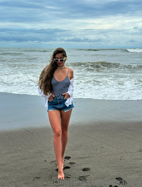 your tasha kostenlose akt bild