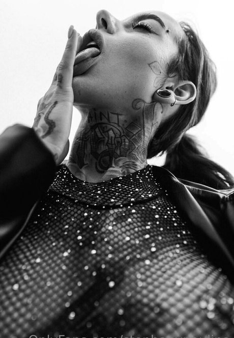 Stephanie Paul heiße sex galerien