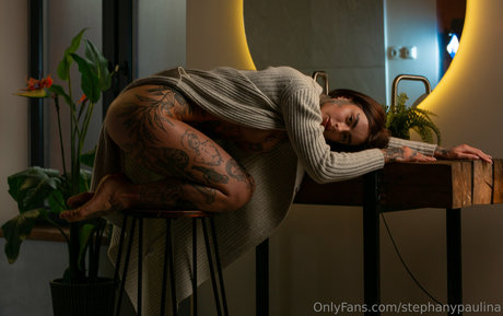 Stephanie Paul pornostar hübsche bilder