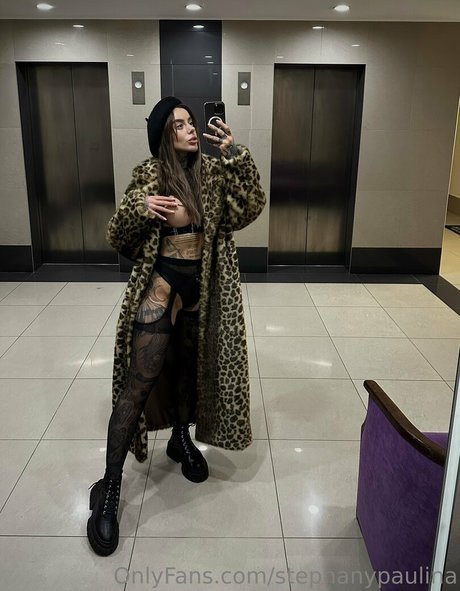 Stephanie Paul top exklusive foto