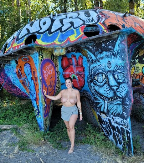 Lily Rader hd sex bilder