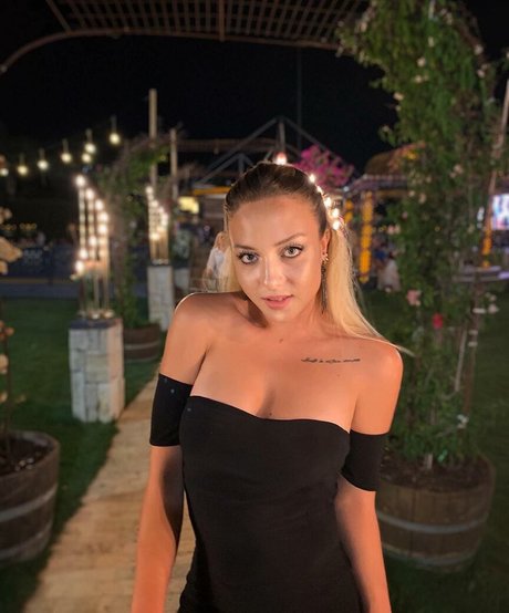 neskaranow model sexy bild