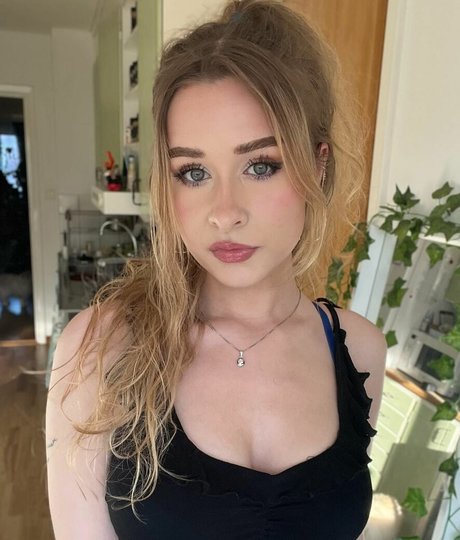 harte onlyfans hübsche hd galerie