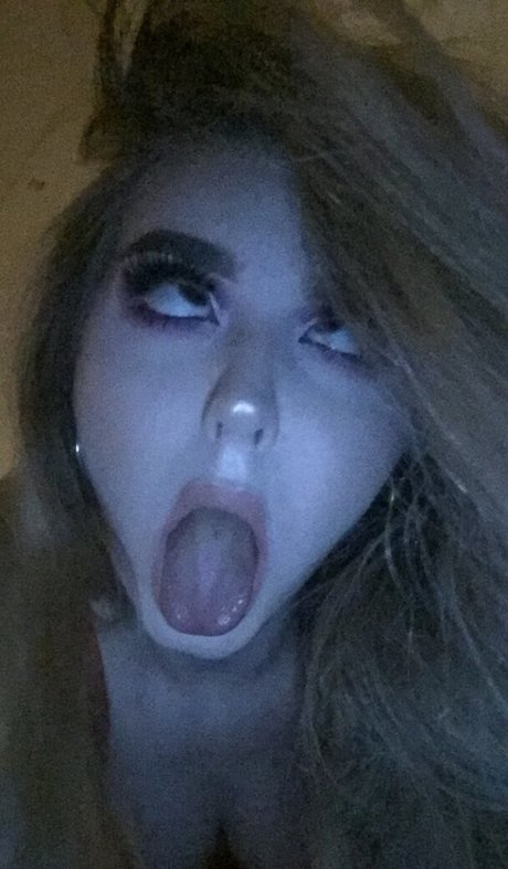 emilymcnessie erwachsene bilder