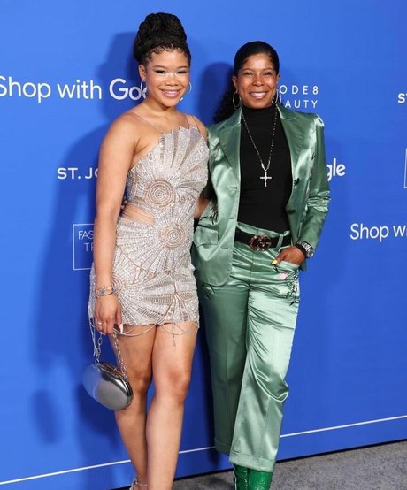 Storm Reid model porno bild