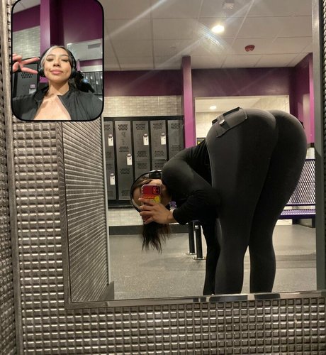 bodyby harumiii freie nette bild