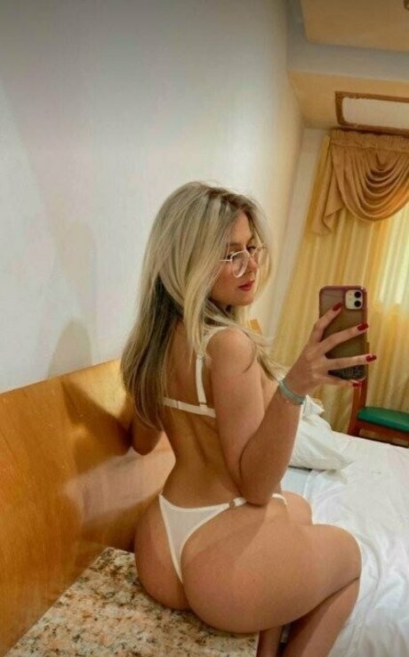 aryannys top hd foto