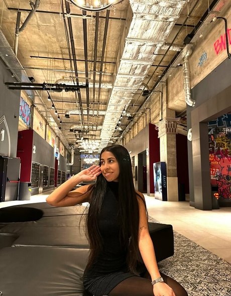 dayana sexy model porno bild