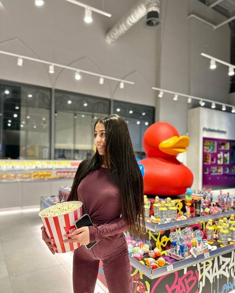 dayana sexy schauspielerin heiße fotos