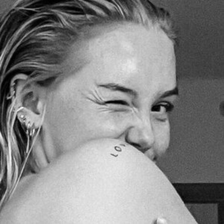 Erikalindgr3n perfekte erwachsene galerie