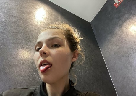 hereliesviolet kostenlose pornostar bild