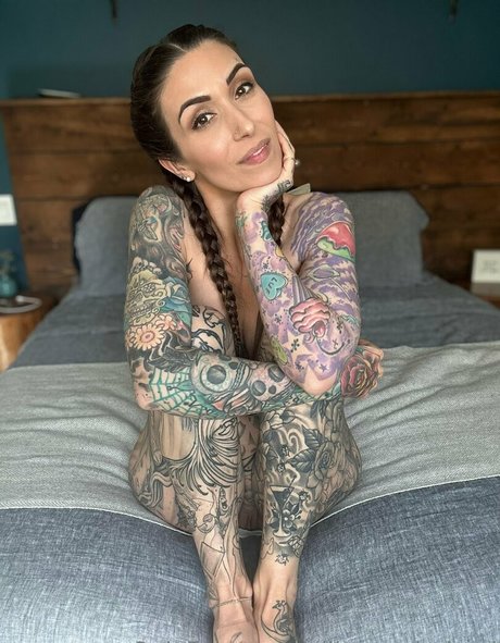 aliinwunderland erotische pornographische bilder