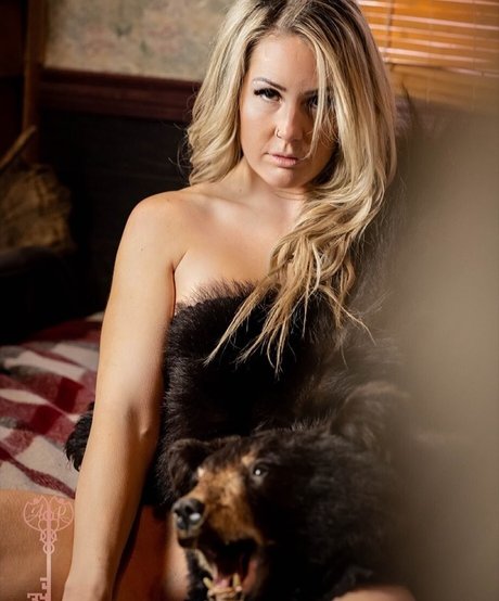 Kylie J Beech heiße kunst foto