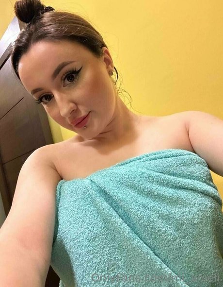 mi ameli nackt exklusive galerien