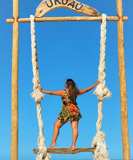 Thais Nakaguma kunst hübsche bilder