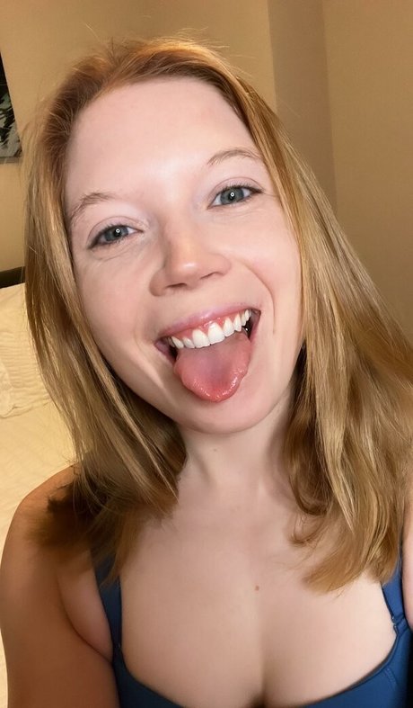 Peachy Noel erotische pornostar bilder